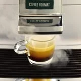 Coffee Format BREAK podczas parzenia espresso do szklanki