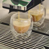 Coffee Format DUKE — dwie filiżanki pod wylewką
